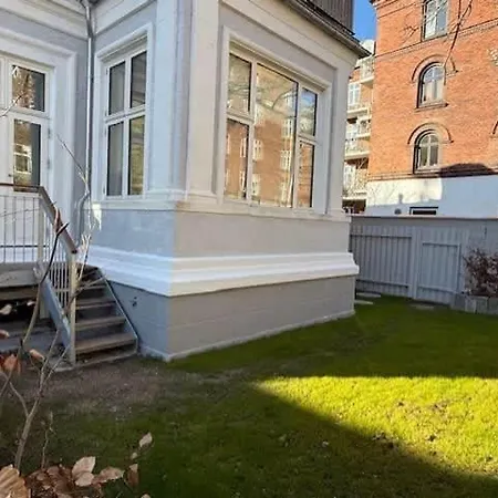 Apartment Charming In The Heart Of Frederiksberg