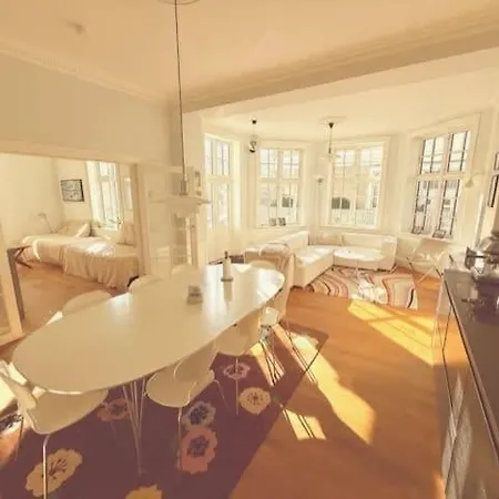 Apartamento Charming In The Heart Of Frederiksberg Copenhaga
